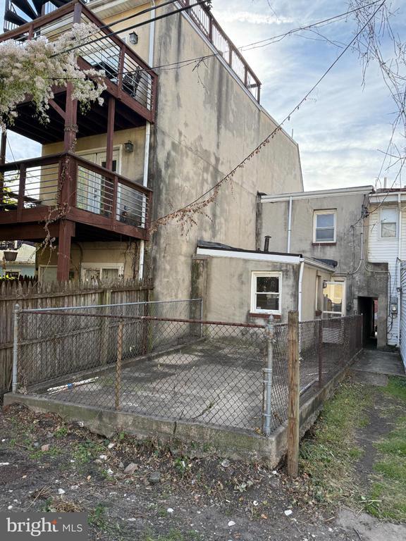 Building Photo - 48 W West St