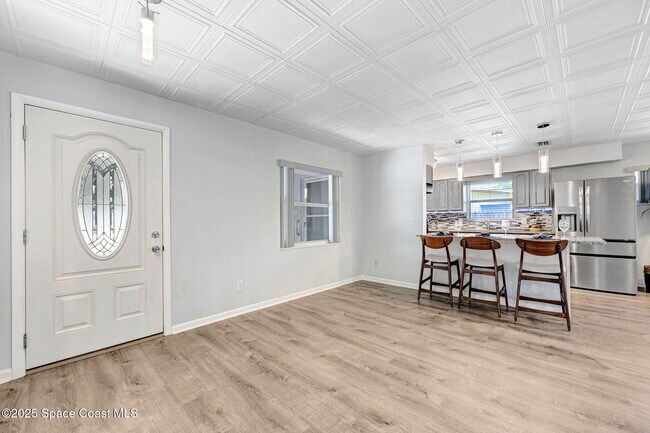 Building Photo - 1028 Coronado Dr
