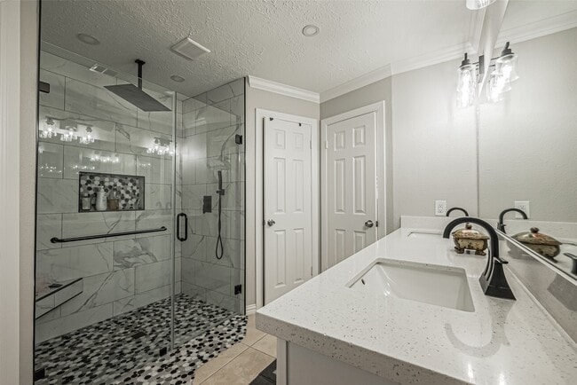 Building Photo - 15211 Camino Del Sol Dr