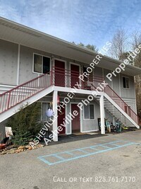 Building Photo - 452 Reems Creek Rd