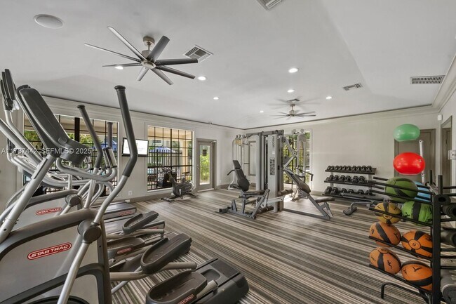 Building Photo - 6503 N Military Trl