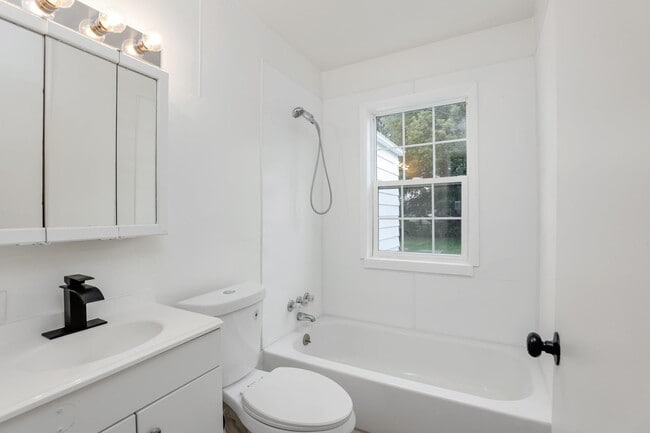 Building Photo - 6838 Republic