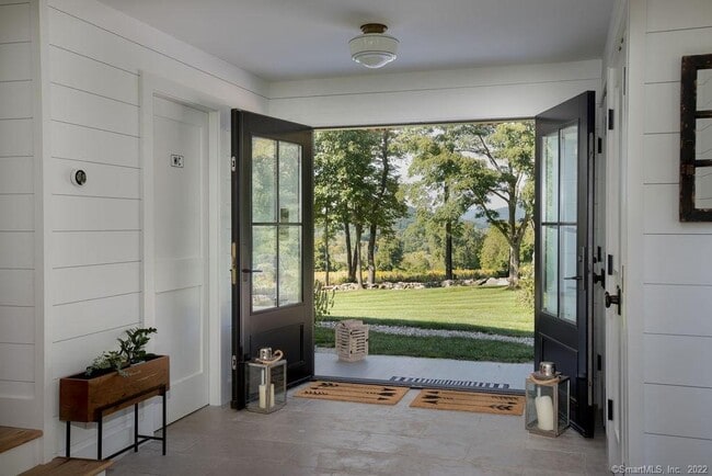 Building Photo - 49 Benton Hill Rd