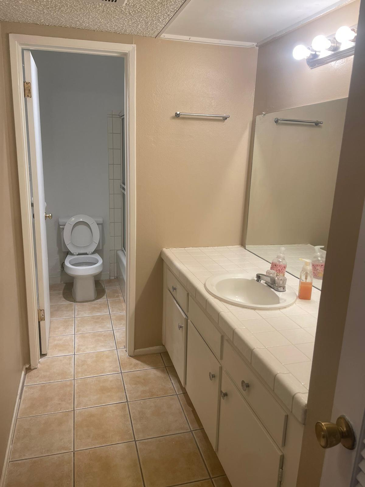 Building Photo - 5403 Newcastle Ave