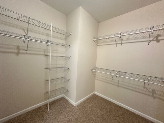 Building Photo - 840 Parnell Ct