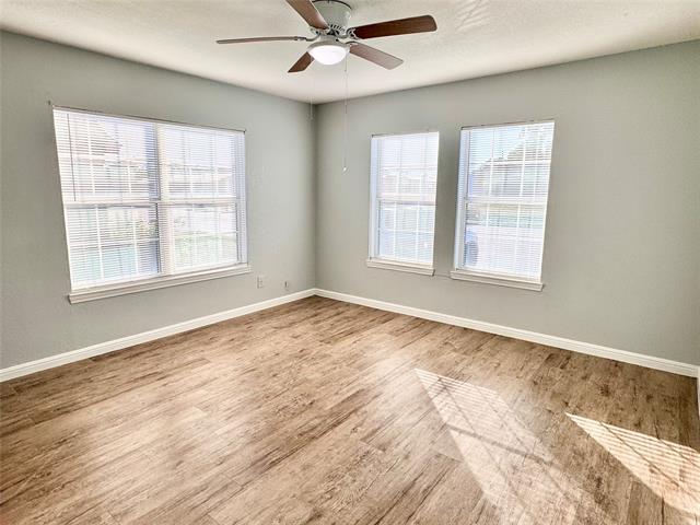 Building Photo - 202 N Riverside Dr