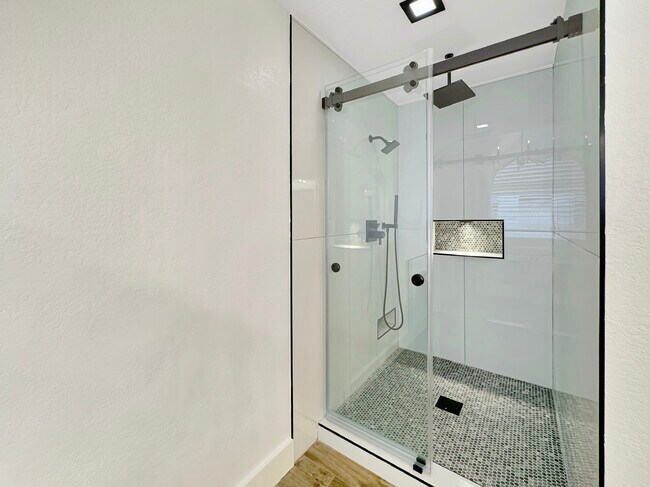 Building Photo - 5106 Ascot Pl