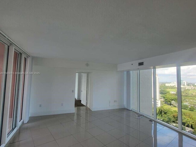 Building Photo - 3370 Hidden Bay Dr