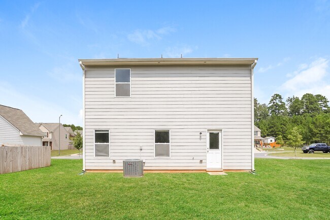 Building Photo - 956 Creekview Rd