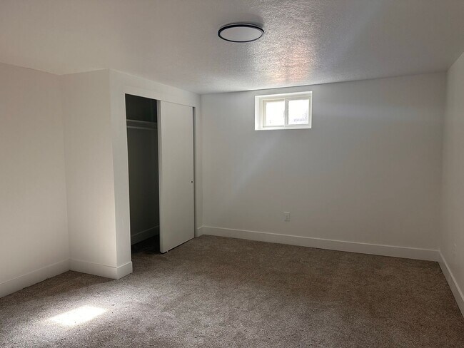 Building Photo - 1433 E 2700 S