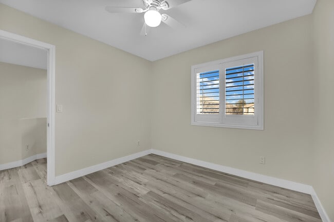 Building Photo - 9645 Grapeland Ave