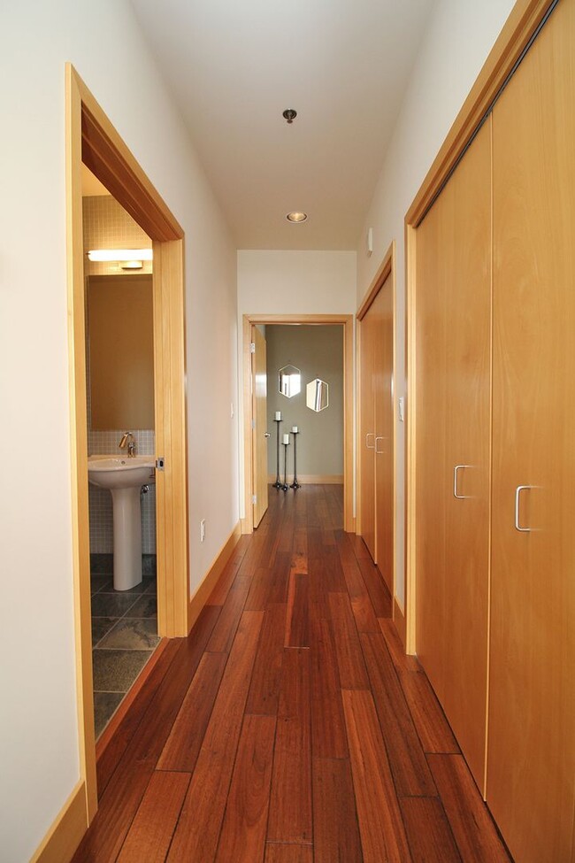 Building Photo - Epitome of Luxury: Spacious 2 Bedroom Pent...