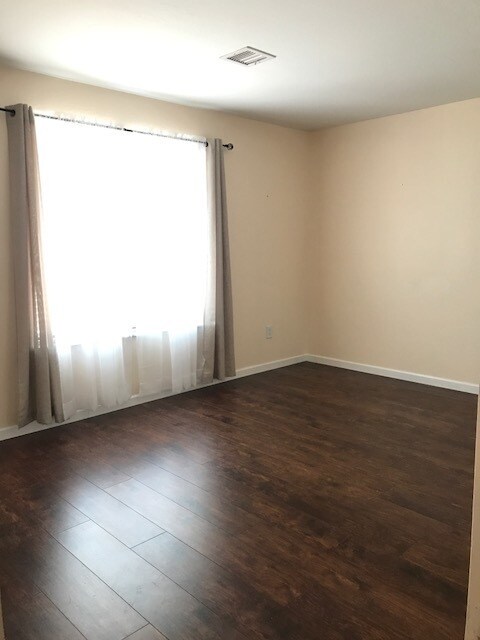 Building Photo - Four Bedroom + Office, NO HOA!