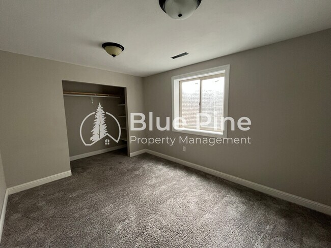 Building Photo - 3688 Shale Ave