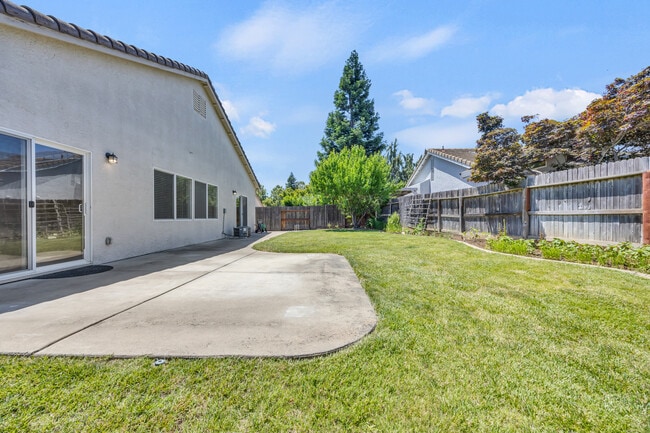 Building Photo - 9259 Crystal Falls Way
