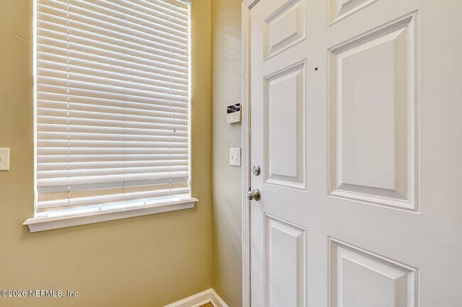 Building Photo - 9762 Summer Grove Way S