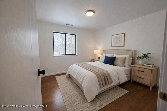 Building Photo - 259 Village Ct