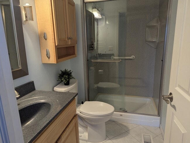 Building Photo - 406 Allonby Dr