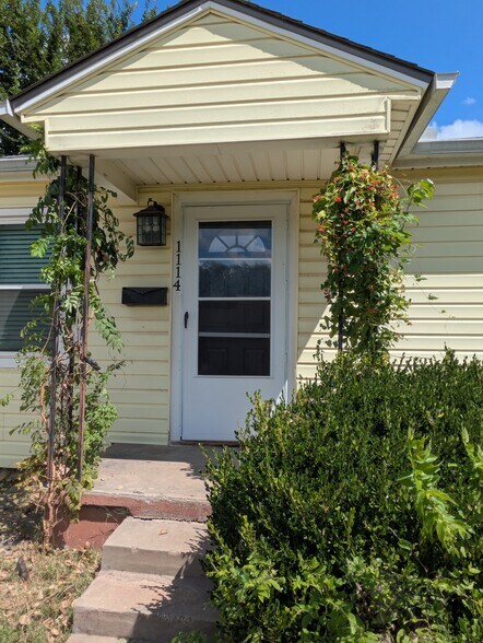 Building Photo - 1114 Florence Dr