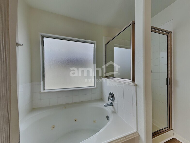 Building Photo - 21706 Oriole Trl