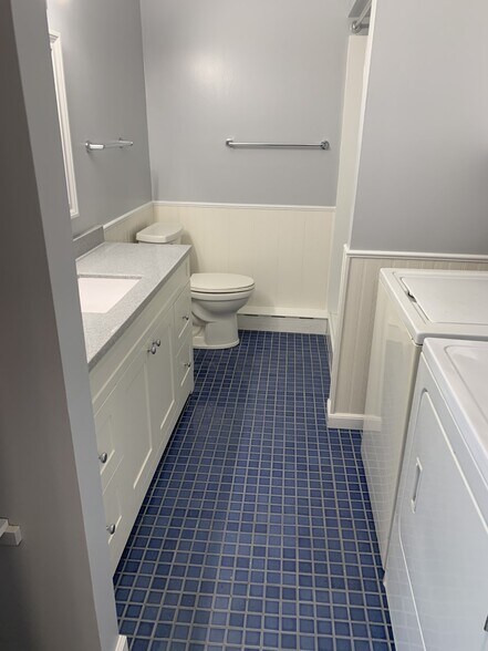 Building Photo - 1220 Stoughton Ave