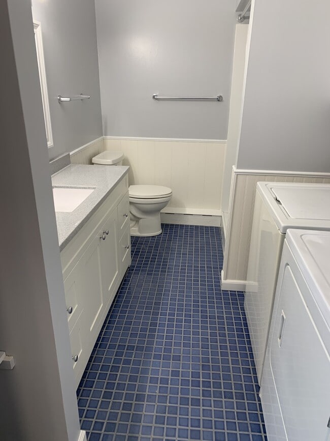 Building Photo - 1220 Stoughton Ave