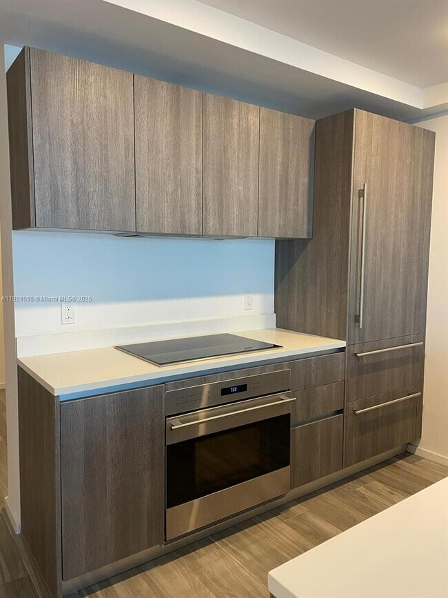 Building Photo - 805 S Miami Ave