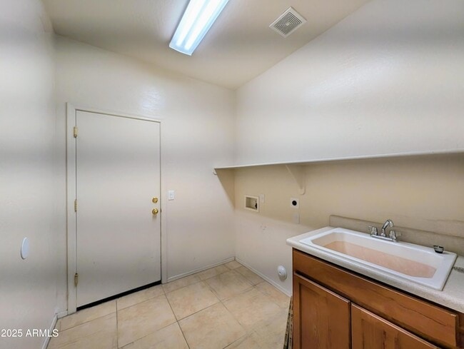 Building Photo - 16071 W Gelding Dr