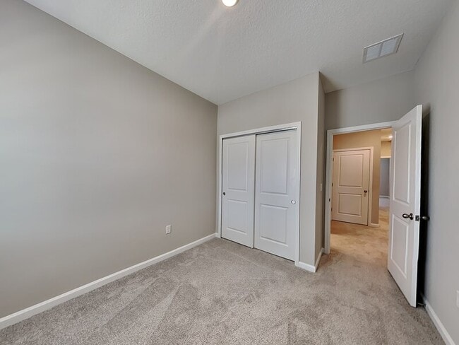 Building Photo - 637 Bayhawk St