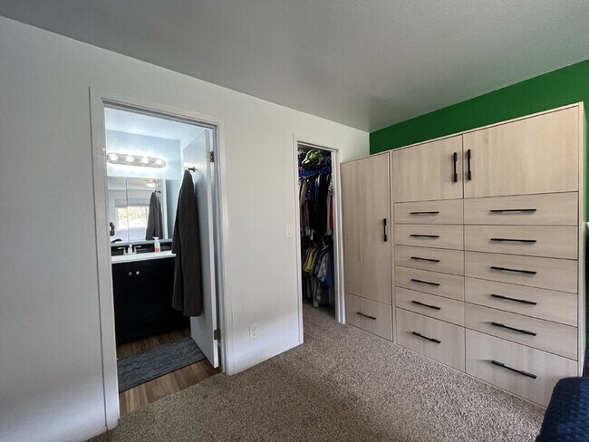 Building Photo - 4135 S Minuteman Way