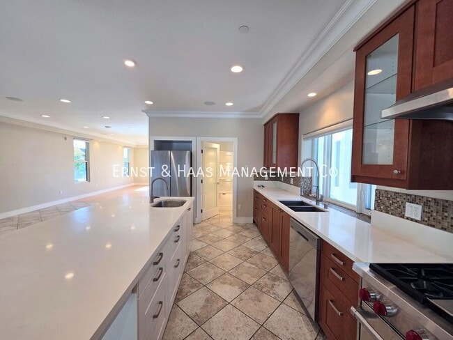 Building Photo - 1848 Benecia Ave