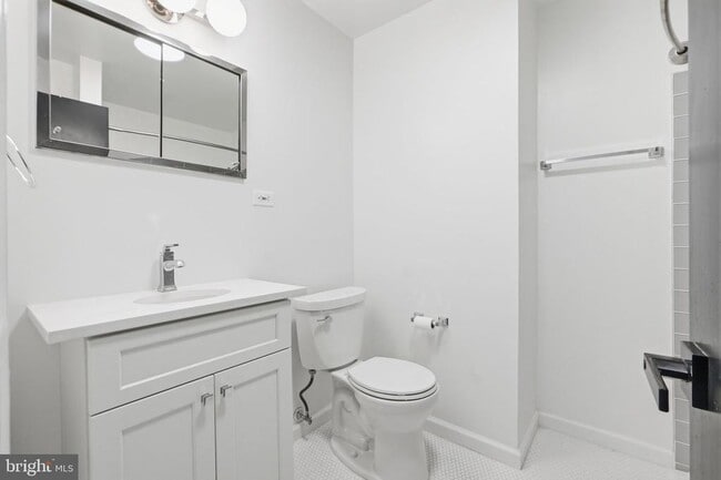 Building Photo - 448 Summers Dr