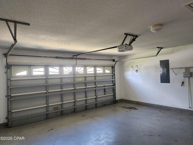 Building Photo - 226 Summerwood Dr