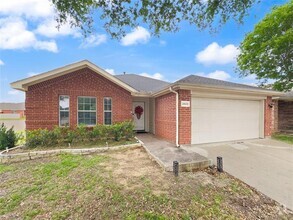 Building Photo - 2823 Brookhurst Dr