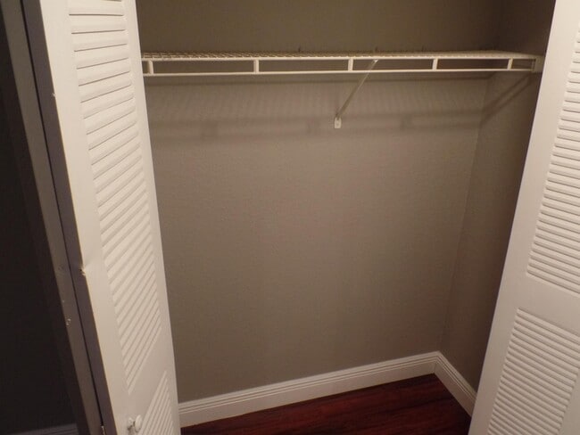 Building Photo - 2880 N Oakland Forest Dr