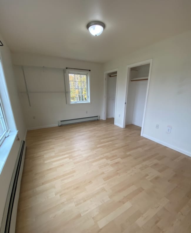 Building Photo - Fantastic 5 bedroom, 2.5 bath with an oversized 2 car garage, home on a private Acre, for rent ac...