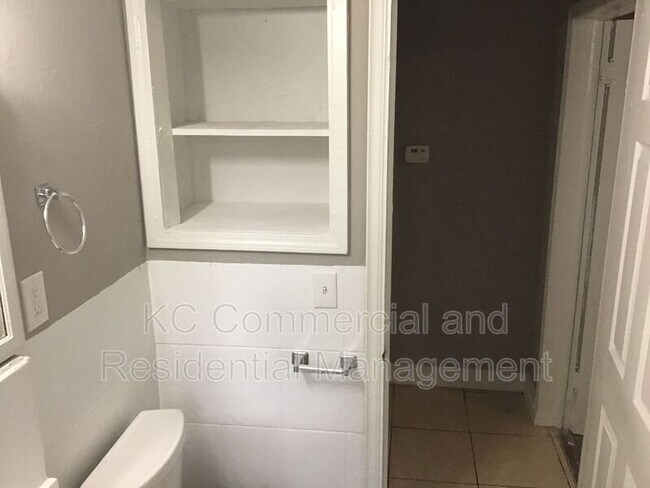 Building Photo - 107 Clinton Pl