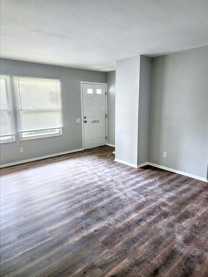 Building Photo - 10555 Langford Dr