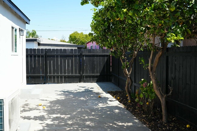 Building Photo - 3905 Cottonwood St