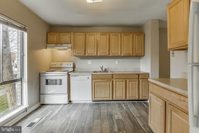 Building Photo - 7301 Larrup Ct