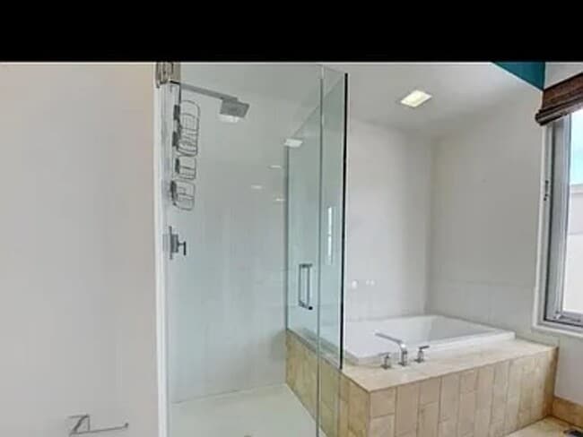 Building Photo - Contemporary Townhome Steps from Jefferson Park & LoHi!!