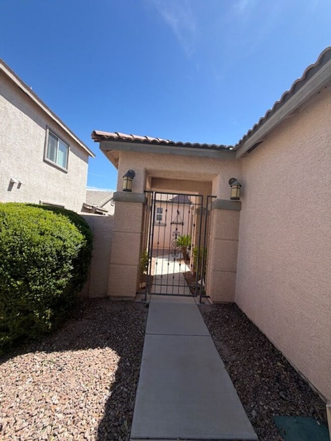 Building Photo - One story house in Summerlin with 3 bedrooms