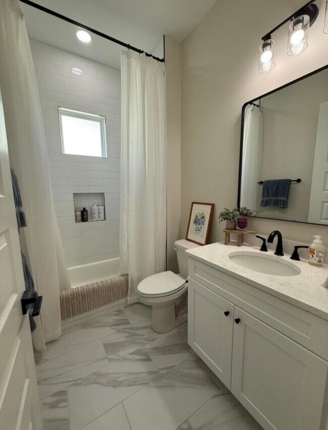 Building Photo - 306 Gazelle Ct