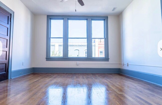 Building Photo - 87 W Main St