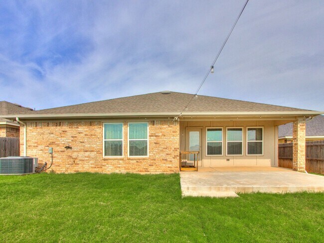 Building Photo - 15704 Caney Dr