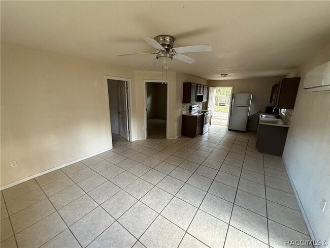 Building Photo - 3550 Viaduct Ln