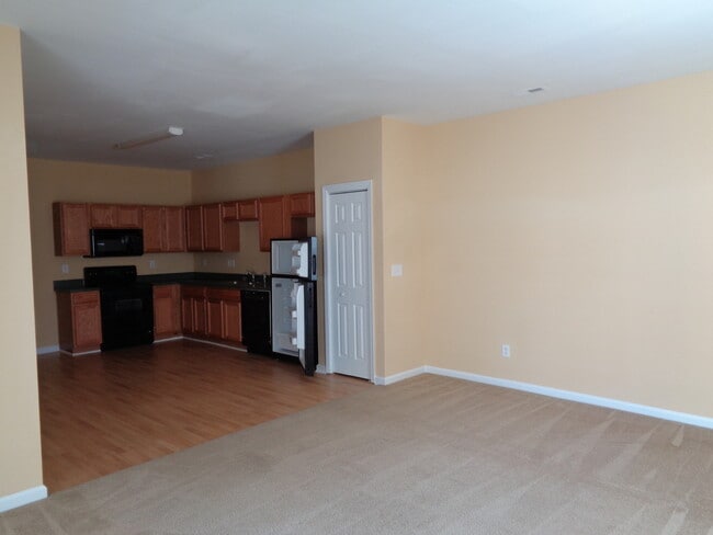 Building Photo - 7041 Somerset Springs Dr