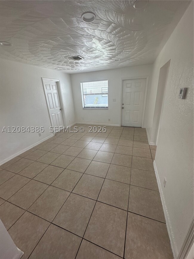 Building Photo - 4120 SW 19th St