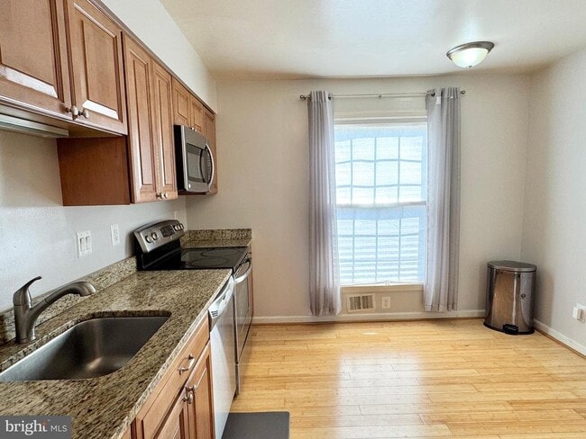Building Photo - 12732 Lighthouse Ln