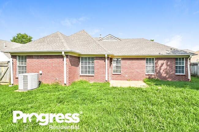 Building Photo - 1031 Leconte Hill Cove